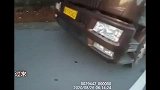 妻子洗漱被“遗落”服务区，徒步高速追车！
