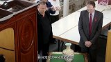 河南男子带一破碗鉴宝，引来现场观众嘲笑，专家一倒上水后人都懵