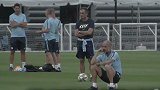 曼城众将纽约训练场备战红军 瓜帅愁眉不展+2吉祥物抢镜