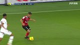 第65分钟甘冈球员菲里射门