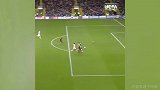 巴神欧冠经典破门瞬间 如此天赋可惜没能兑现