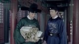 为了查清死者的死因，小伙借来以前的案卷