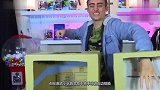 土豪级别“未知箱”游戏，摸到的物品更贵重就获胜，外国人真会玩