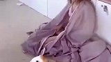 闺女放假回家赖床，老爹有妙招