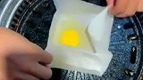 出去吃烤肉，某人非要吃烤蛋，结果我们就现场给他烤一个！
