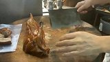 实拍香港最正宗烧鹅，师傅现场切开香味十足