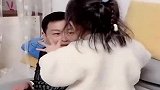 妹妹戏精上线假装“小妖怪”，接下来哥哥的一句话，老娘笑喷了