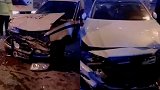哈尔滨一轿车闯卡连撞多车 现场警车损毁严重 目击者称疑似酒驾