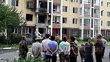 辽宁沈阳一居民家发生爆炸多人受伤 冰箱被炸飞到公路上