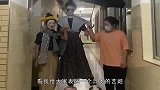 笑的口水都出来了，这么打针疼的可是大夫啊！