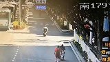 【云南】外卖小哥骑电动车撞死过路老人 停留4秒后如常离开
