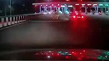 遇到蹭ETC，车主做法让人解气，这种情况你该怎么办