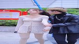 前女友带着老公欺负前男友，妹妹救场，真的是太酷了