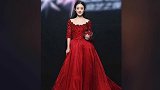 礼服露肩才显女人味！呆萌颖宝也能优雅魅惑