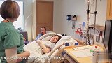 实拍在超声波的检查下 一对25周的双胞胎在接吻!