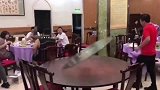 一顿操作猛如虎一看工资两千五，扎心了老铁！