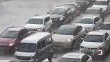 大雨中雨刮器罢工，瞬间觉得奔驰不香了