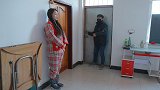 小偷偷东西，没想家里有个机器人，俩人对话太有才了