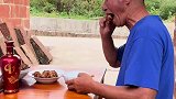 舅舅家养的土鸡确实好吃