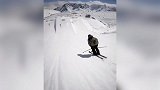 高山滑雪在空中连续翻滚 这波真的酷到没朋友