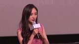 杨幂与粉丝合影气质出众 身材玲珑胳膊纤长太出挑