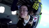 在迪拜跳伞惊心动魄