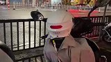 这司机个子有点小