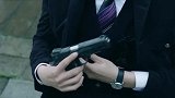 孔副官被一群枪手跟踪 他立马掏出武器自卫