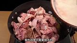 鸡肉这样做不柴不腥，鲜嫩多汁特别好吃