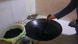 农村妈妈教你炒芝麻糊，放大锅里一炒真香，儿时的味道