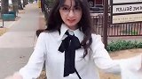 这个小姐姐火了，长长的头发，笑起来好可爱，跳的舞也好美哦