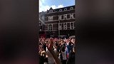 终于不是coming home！三狮球迷维京战吼庆祝球队晋级