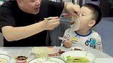 碰上这样子的老爹，是小朋友前世修来的福分