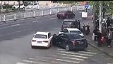 房产销售公司街头撞车、殴打驱赶截客同行 6人被抓