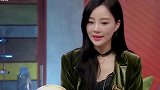 李小璐疑似给甜馨报舞蹈班，素颜差别大，网友：吓得亲妈粉不敢认