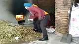 开玩笑不要太过火，毕竟风险还是挺大的，这是亲妈不是后妈！