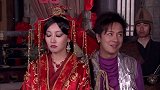 订婚仪式终于开始了，小伙一脸心不甘情不愿