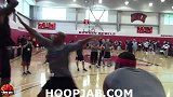 篮球-16年-保罗乔治训练背打单挑助教-新闻