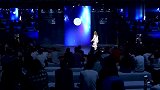 白色蕾丝翻花飞领拼接透明薄纱，裙摆宽松有层次，梦幻甜美