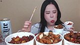 韩国水乡妹妹吃蜂蜜炸鸡，一桶不够，来六桶，超满足