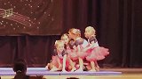 爆笑！幼儿园小朋友第一次登台表演，结果意外的事情发生了