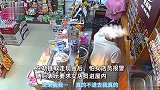 男子打劫得手，提特殊要求“你先进屋”，女店员瞬间崩溃：别杀我