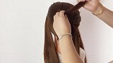 两分钟就能学会的低发髻，特别适合四十岁女人，淡雅修颜又百搭
