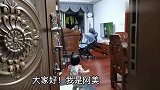 大伯哥建议换房，对婆婆的观点极度不满，婆媳俩在饭桌上发生争吵