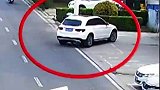外卖小哥超速单手骑车撞伤还要担责