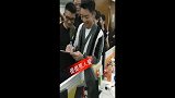 郑恺模仿“多动症”粉丝，其搞笑的动作承包了一年的笑点