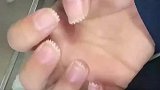 同桌好心修指甲，结果修成了狼牙状