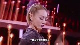 宁静气场太强大！黑色竖条纹西装尽显霸气一面，潮味爆棚