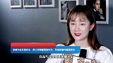 张檬为金圣恩庆生，两人穿制服如高中生，不愧是圈内最甜情侣