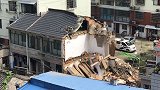 突发！宁波一民房内煤气泄露致闪爆 2层民房倒塌埋2人